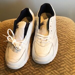 Court Classic NWT Mens SZ 8